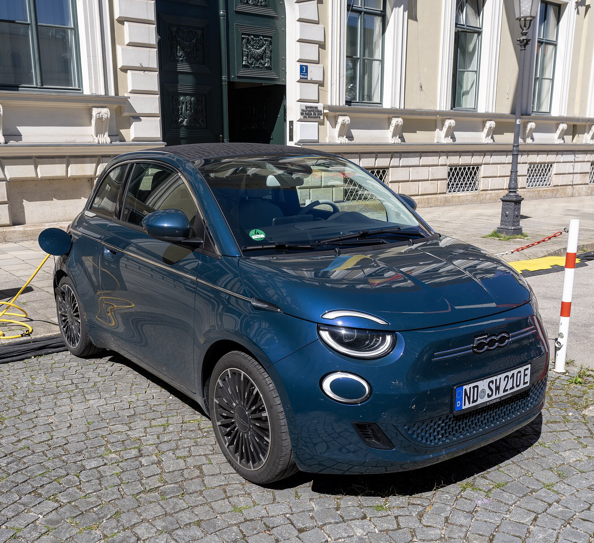 Fiat 500e, μικρό ηλεκτρικό πόλης, στο Μόναχο
